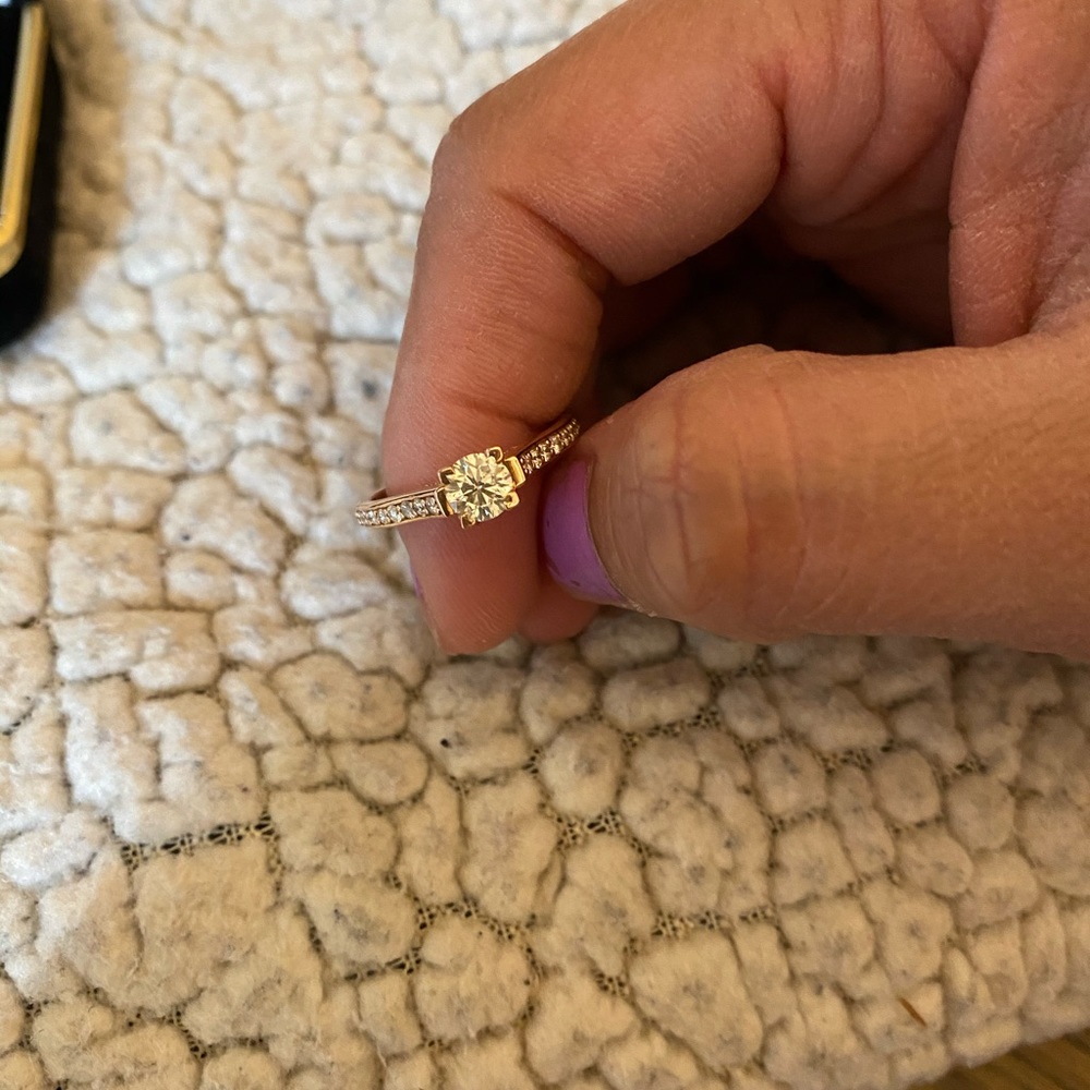 Beautiful diamond ring - Picture 4 of 6